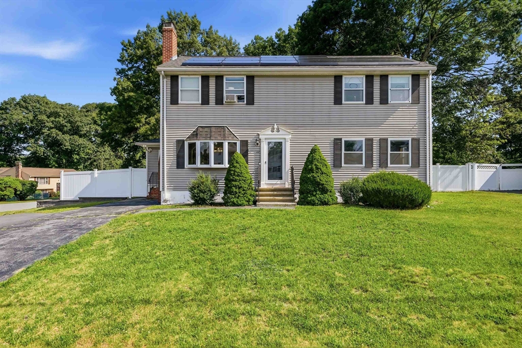 22 Colonial Drive — photo