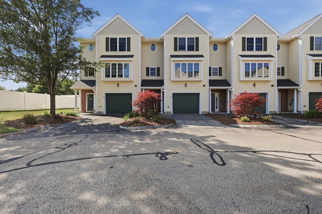 28 Groveland Commons Way #28 — photo
