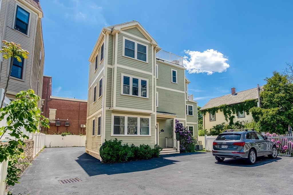 24 Custer St #1 — photo