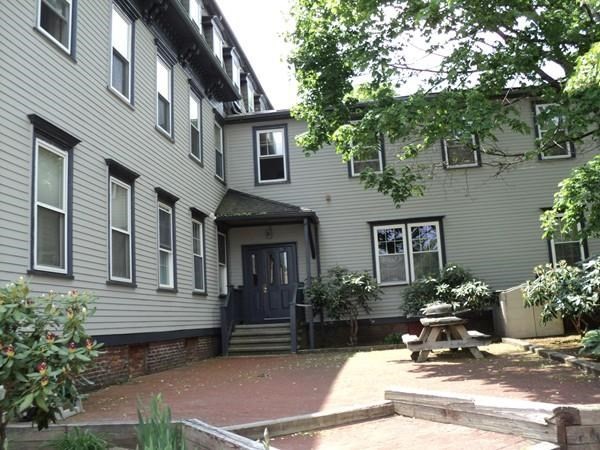 12 Walnut St #1 — photo