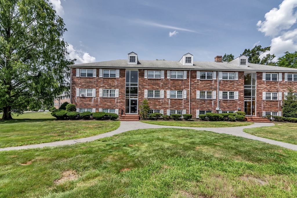 55 Fernview Ave #8 — photo