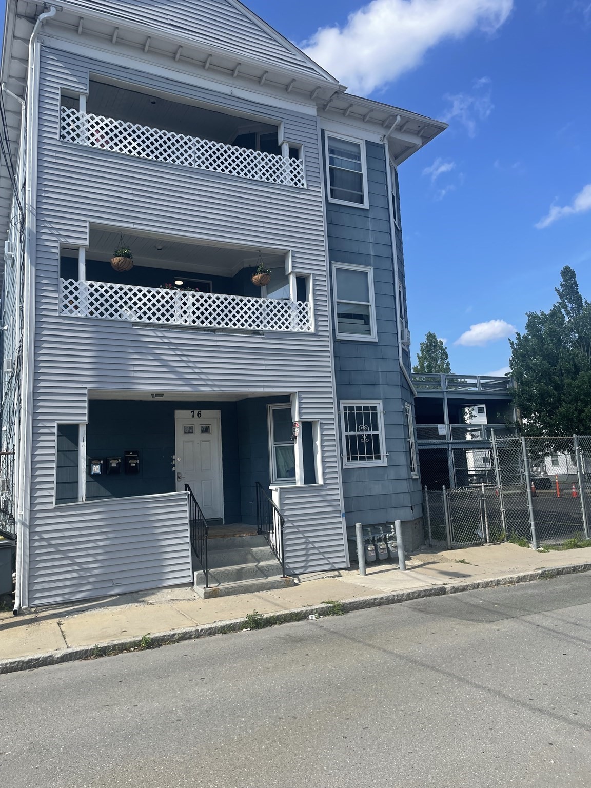 76 Townsend #3 — photo
