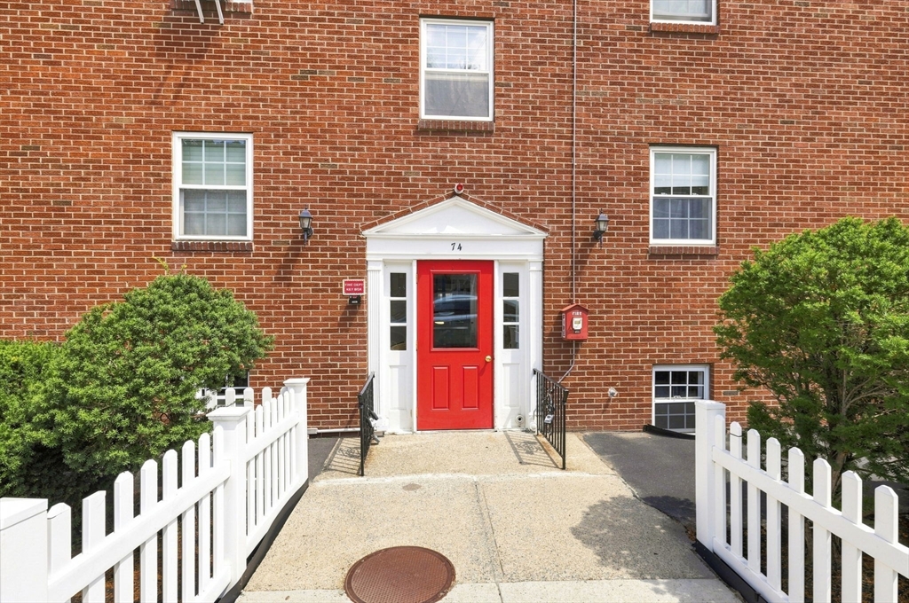 74 Springvale Ave #1 — photo