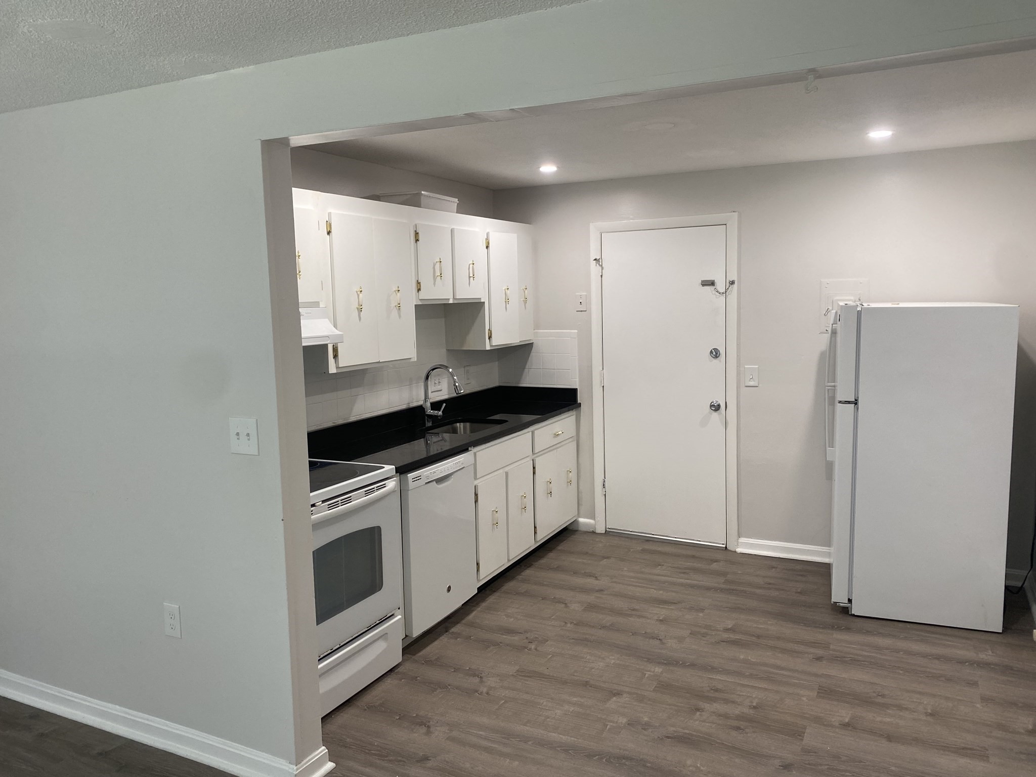 75 Vine #8A2, Saugus, MA 01906 — photo 2