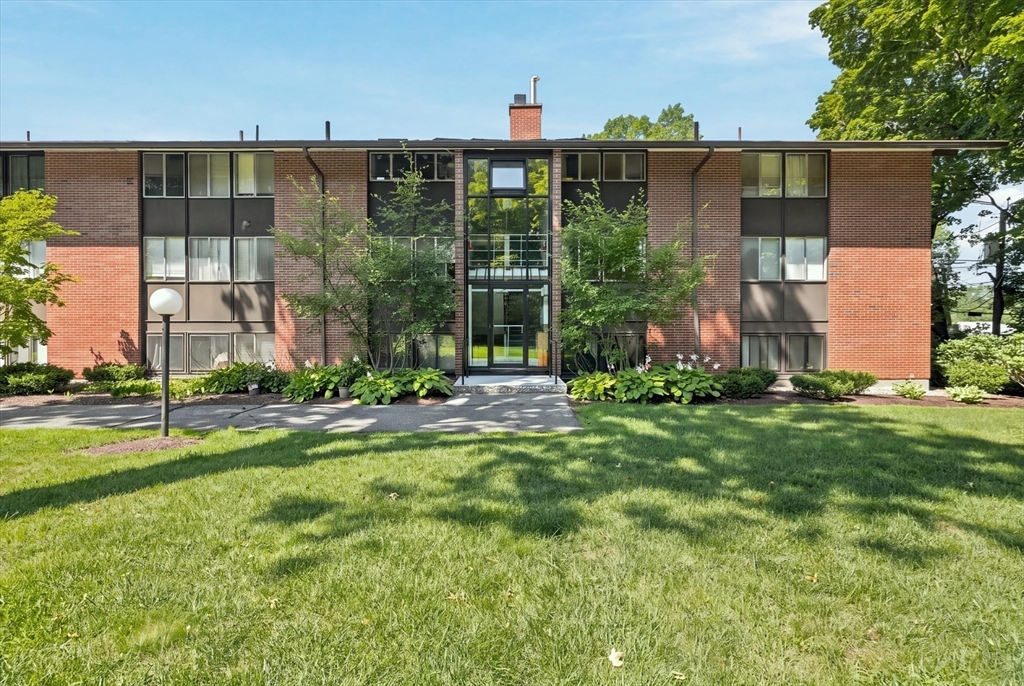 3 Longwood Dr #103 — photo