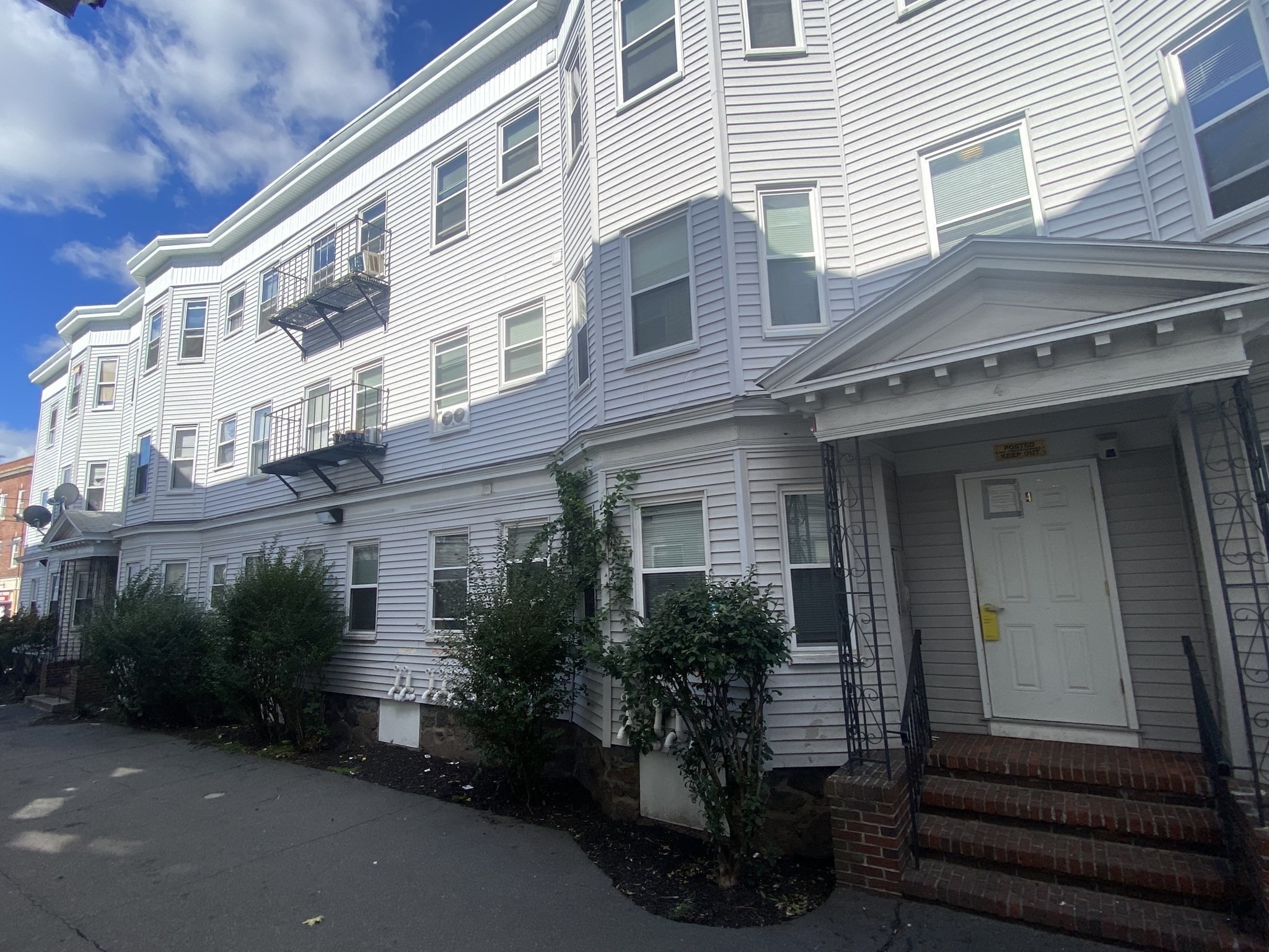 1 Kingsley #4 — photo