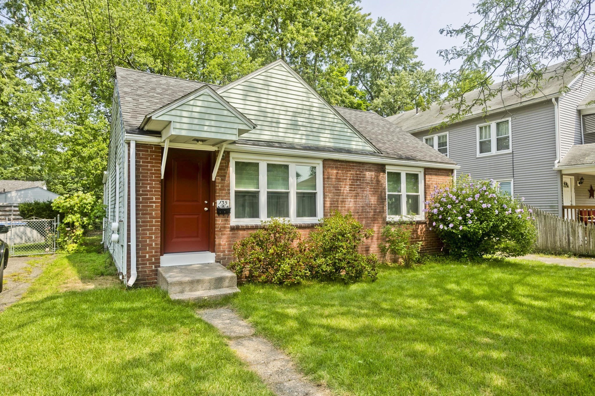 135 Prentice, Springfield, MA 01104 — photo 2