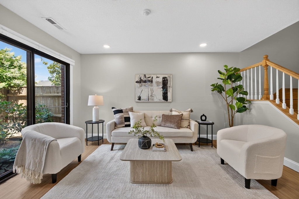 56 Laurelwood Dr #56 — photo