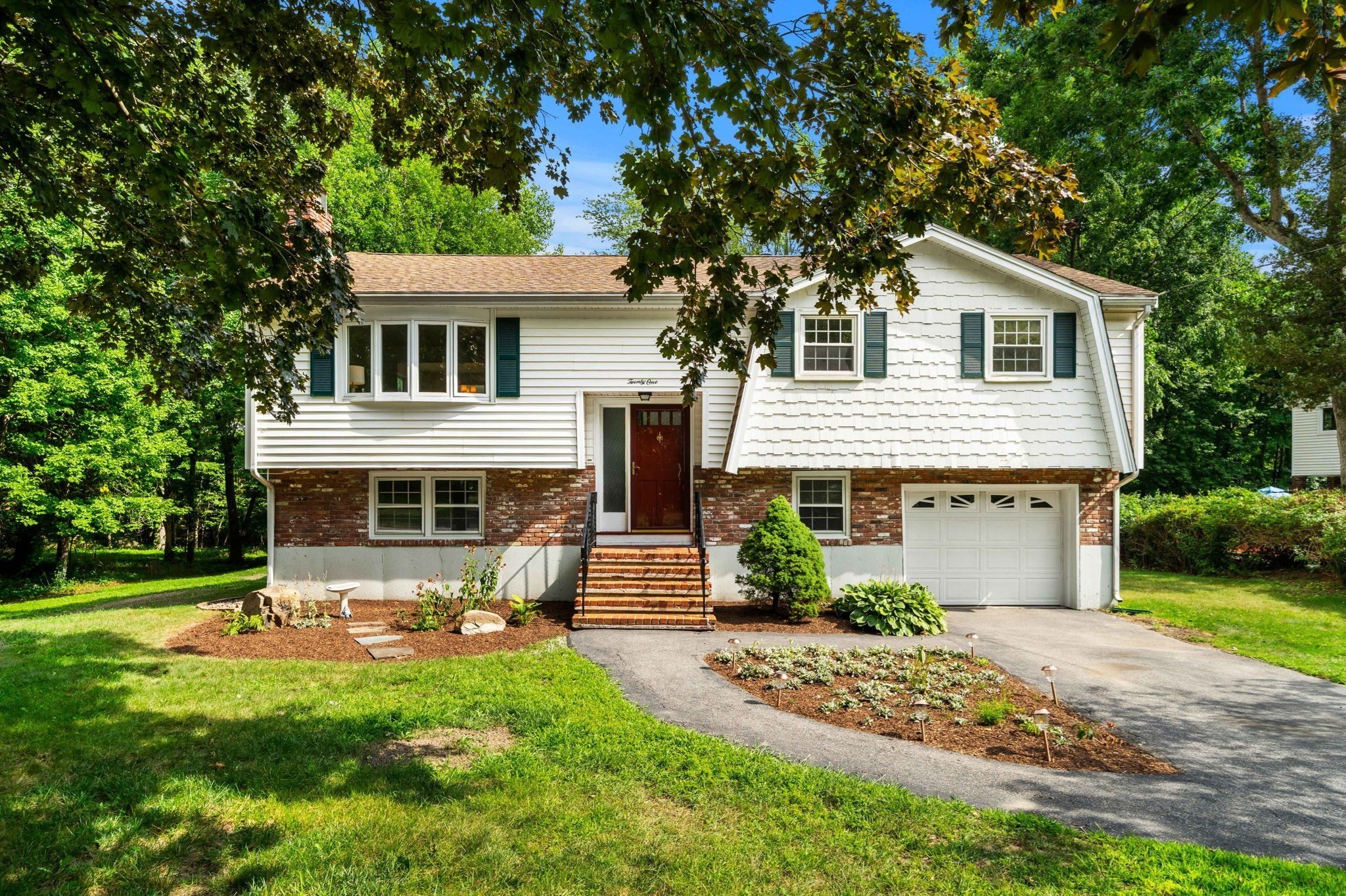21 Freeport Dr — photo