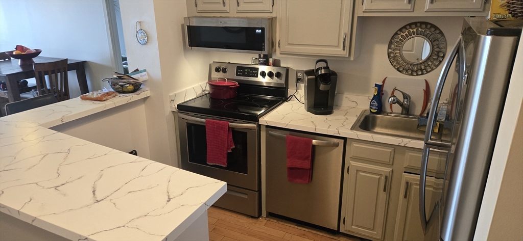 4975 Washington St #310 — photo