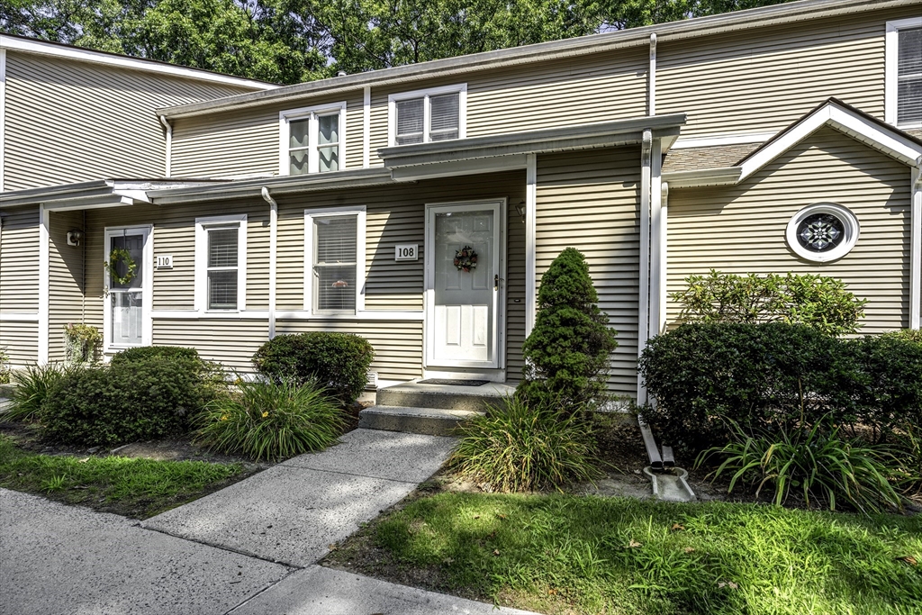 61 Abbey Memorial Dr #108 — photo
