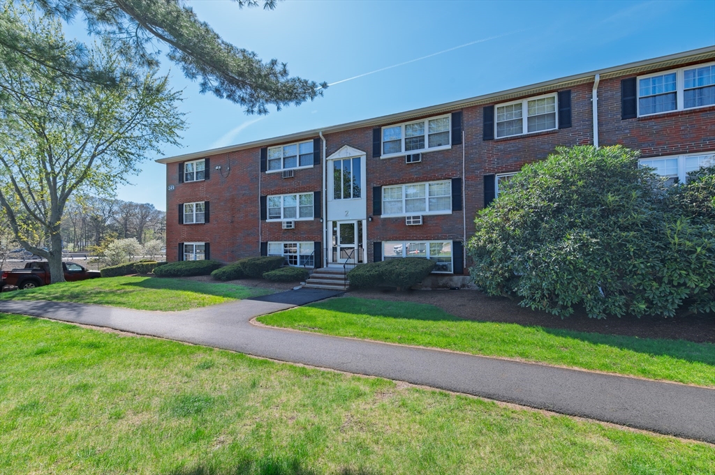 2 Tara Dr #11 — photo