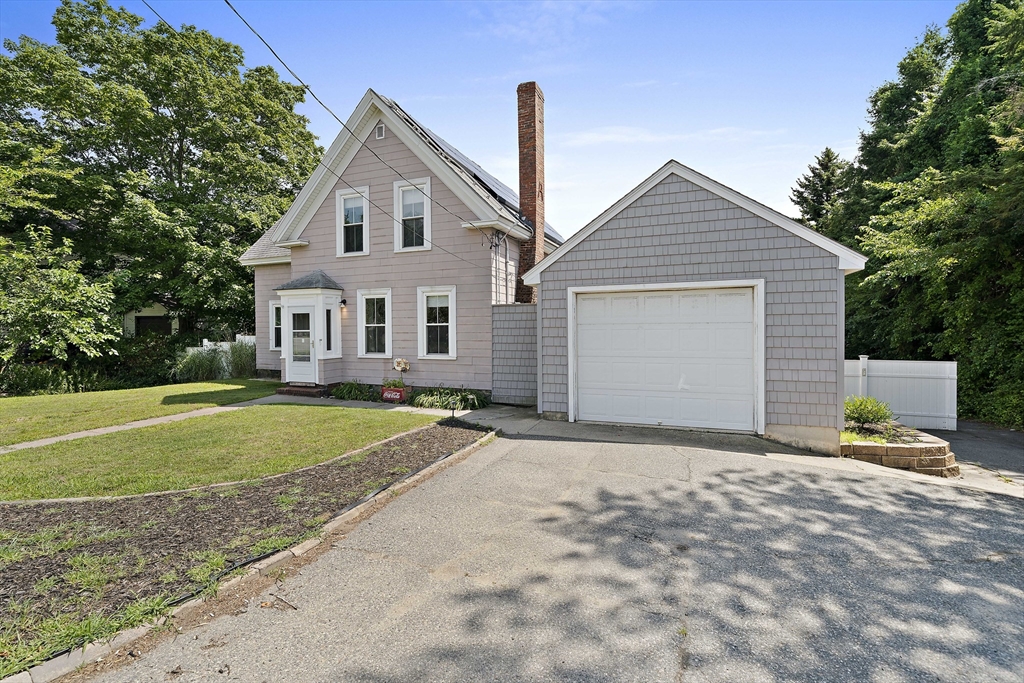 131 Pleasant Valley St — photo