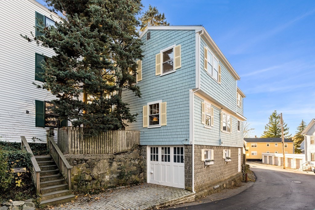 12 Bassett Street — photo