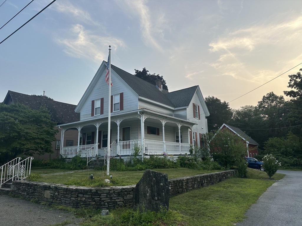 90 Locust Ave — photo
