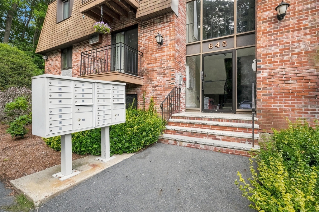 645 W Lowell Ave #8 — photo