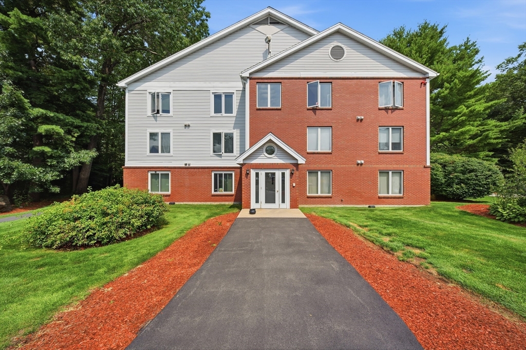 1 Timberwood Dr #206 — photo