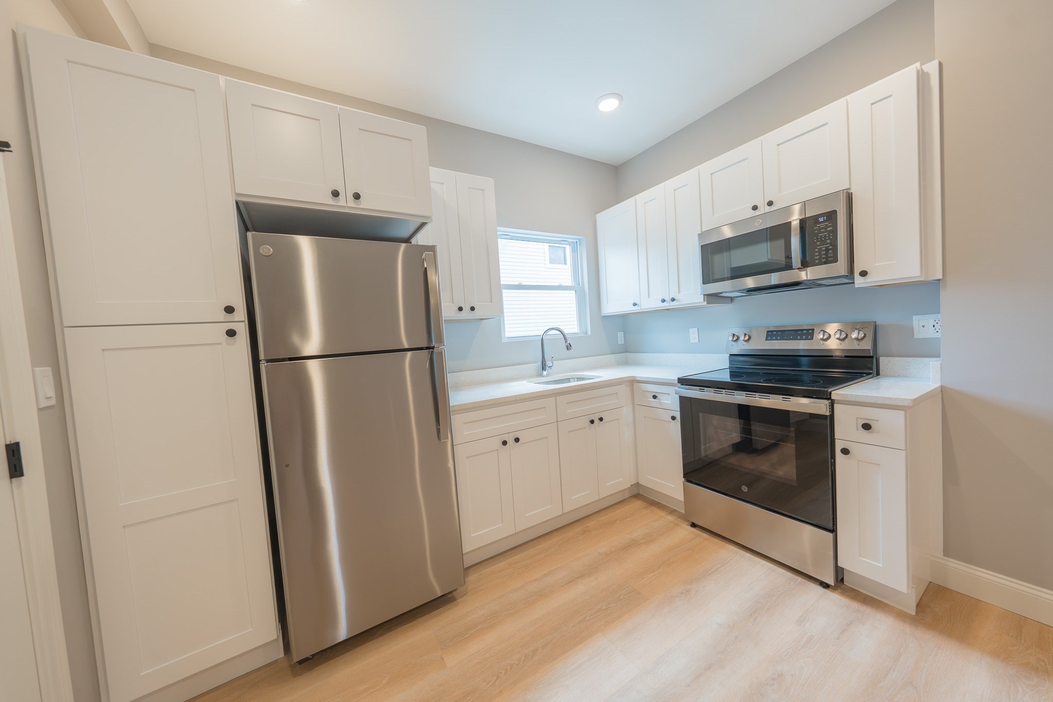 47 Union #4 Unit 2-4, Everett, MA 02149 — photo 2