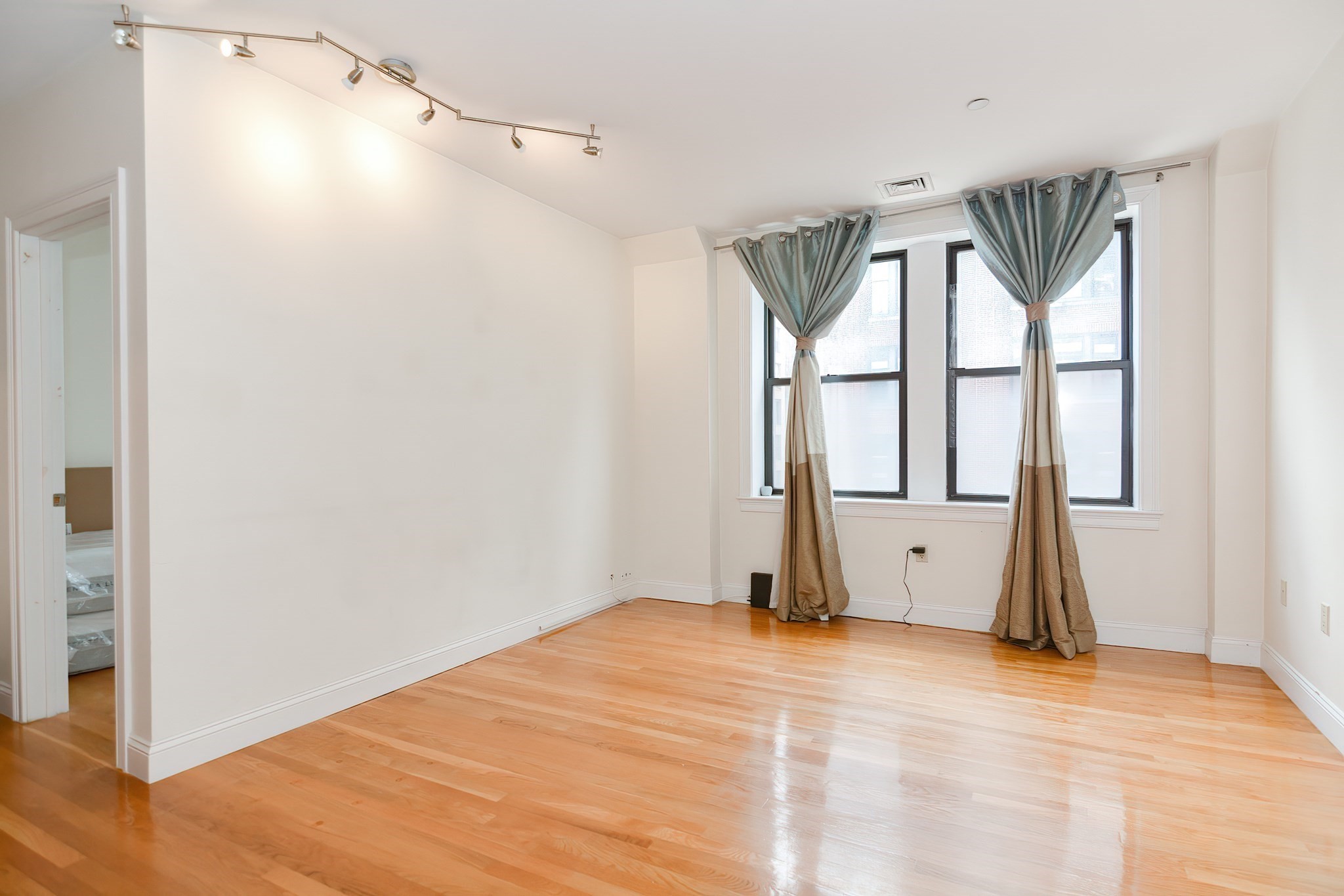42 Beach St #6B — photo