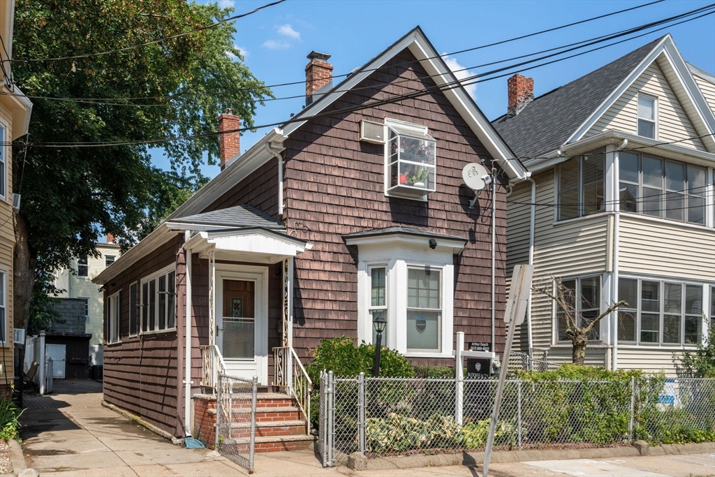 31 Everett Ave — photo