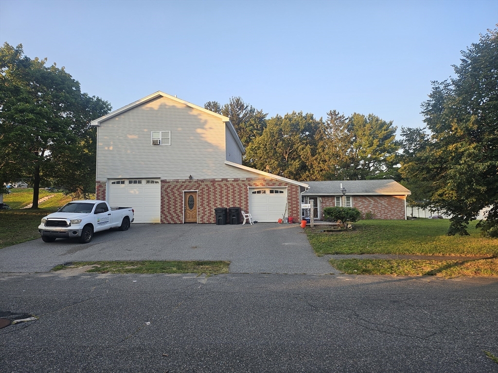7 Lisa Rd — photo