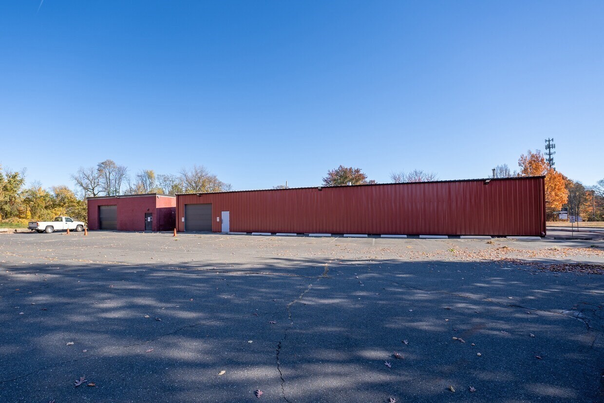 2 S Bridge Dr — photo