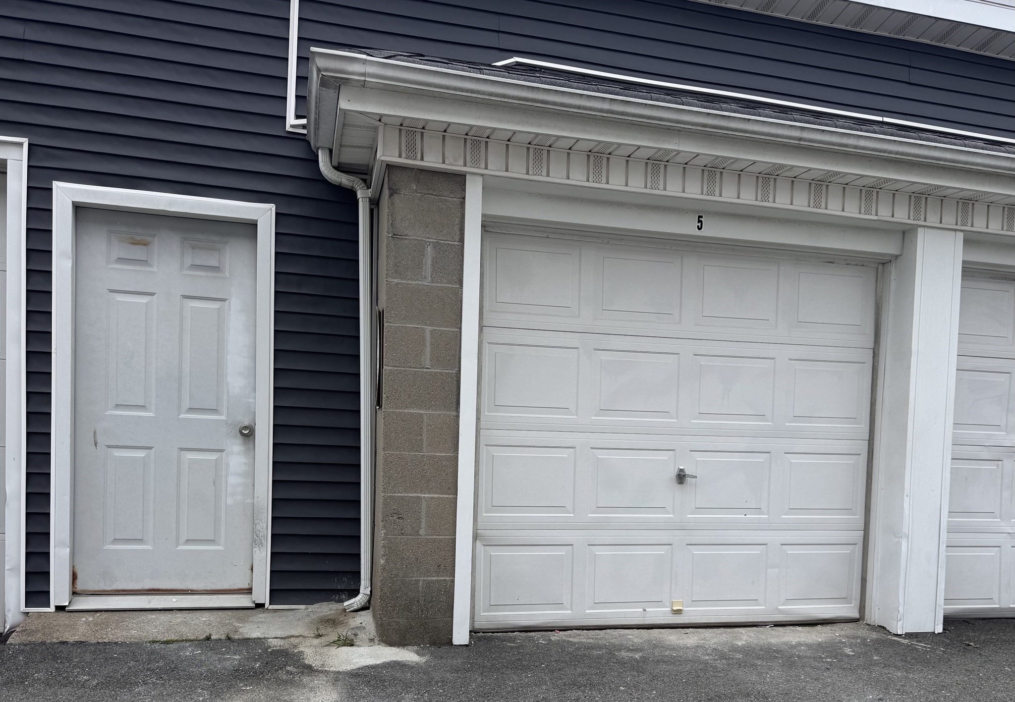 209 Tinkham #G5 — photo