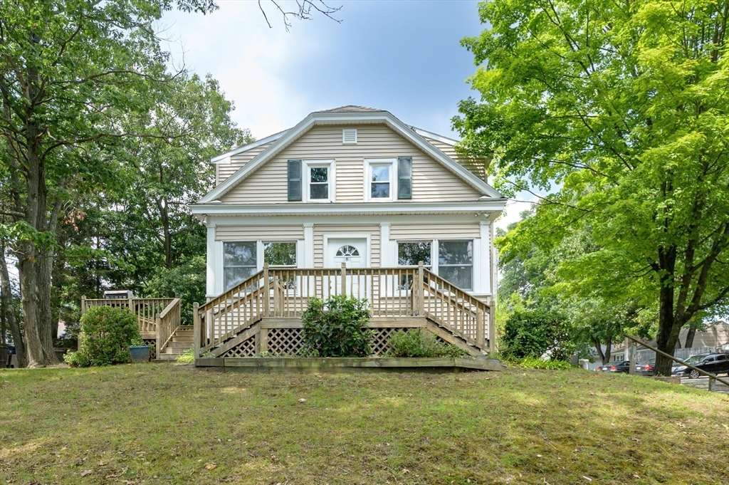 180 Lake Dr — photo