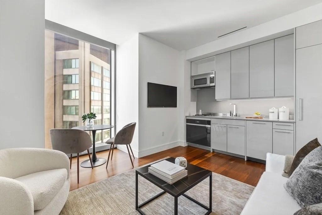1 Dalton Street #2401 — photo