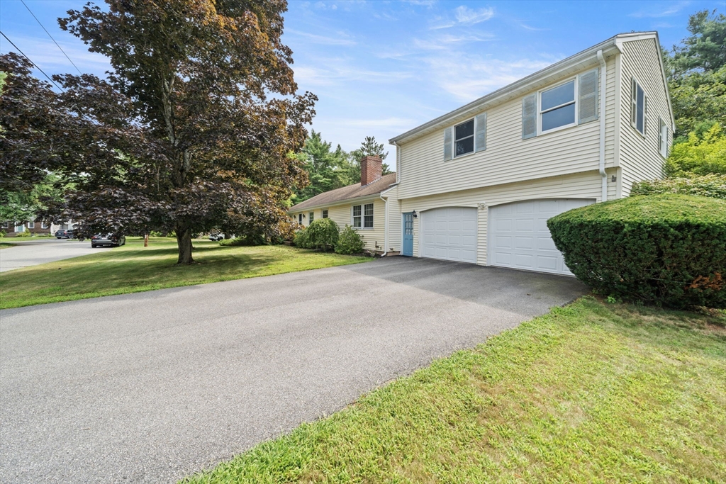 30 Alan Rd — photo