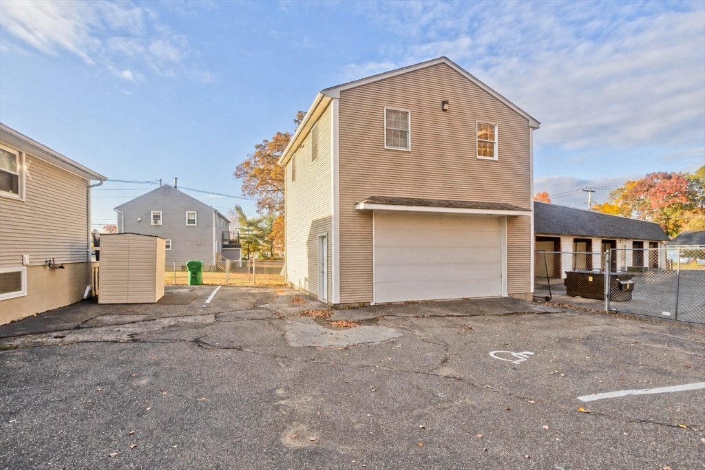 1692 Memorial Drive — photo