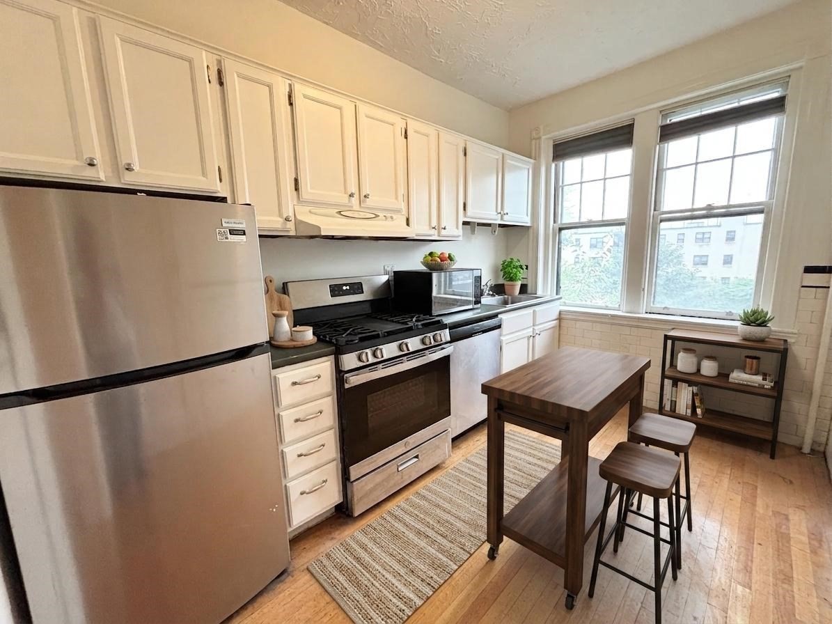 455 Washington St #4 — photo