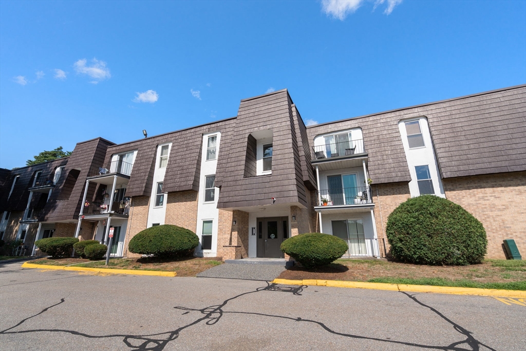 12 Shadowbrook Ln #3 — photo