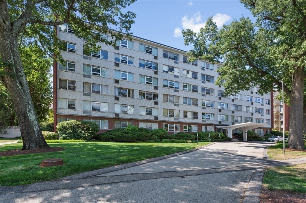 10 Hammond Pond Parkway #607 — photo