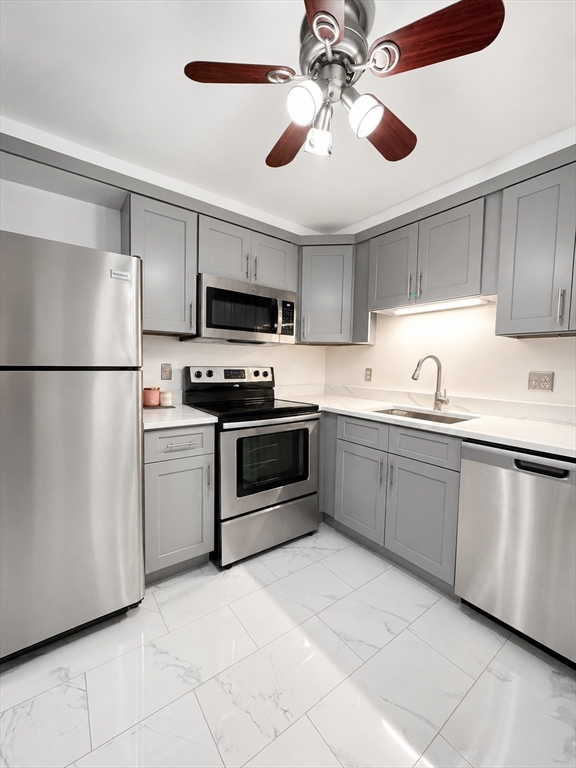 45 Oval Rd #8 — photo