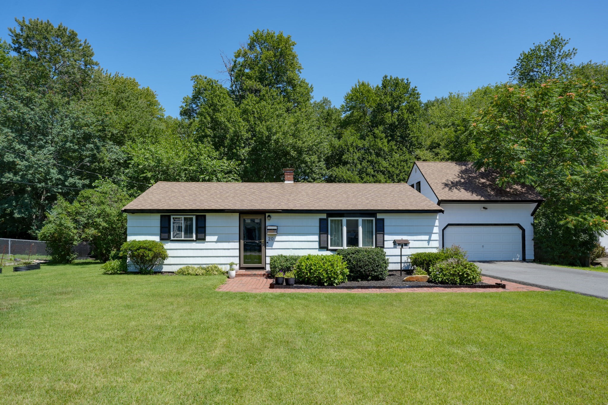 20 Ledgewood Dr — photo