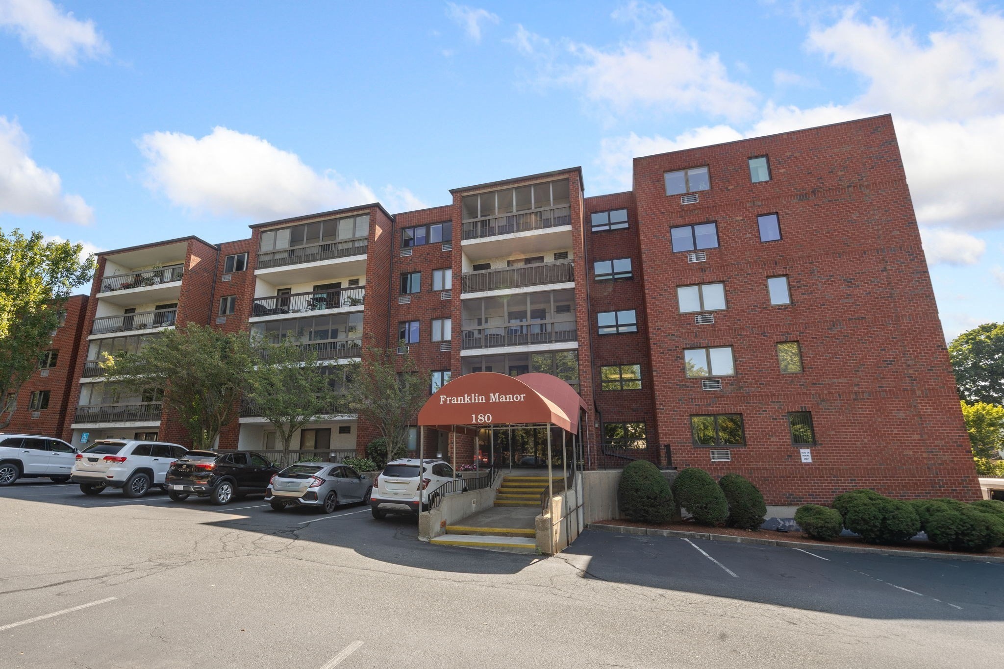 180 Green St #406 — photo