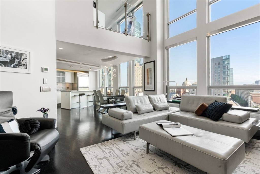 360 Newbury Street #805 — photo