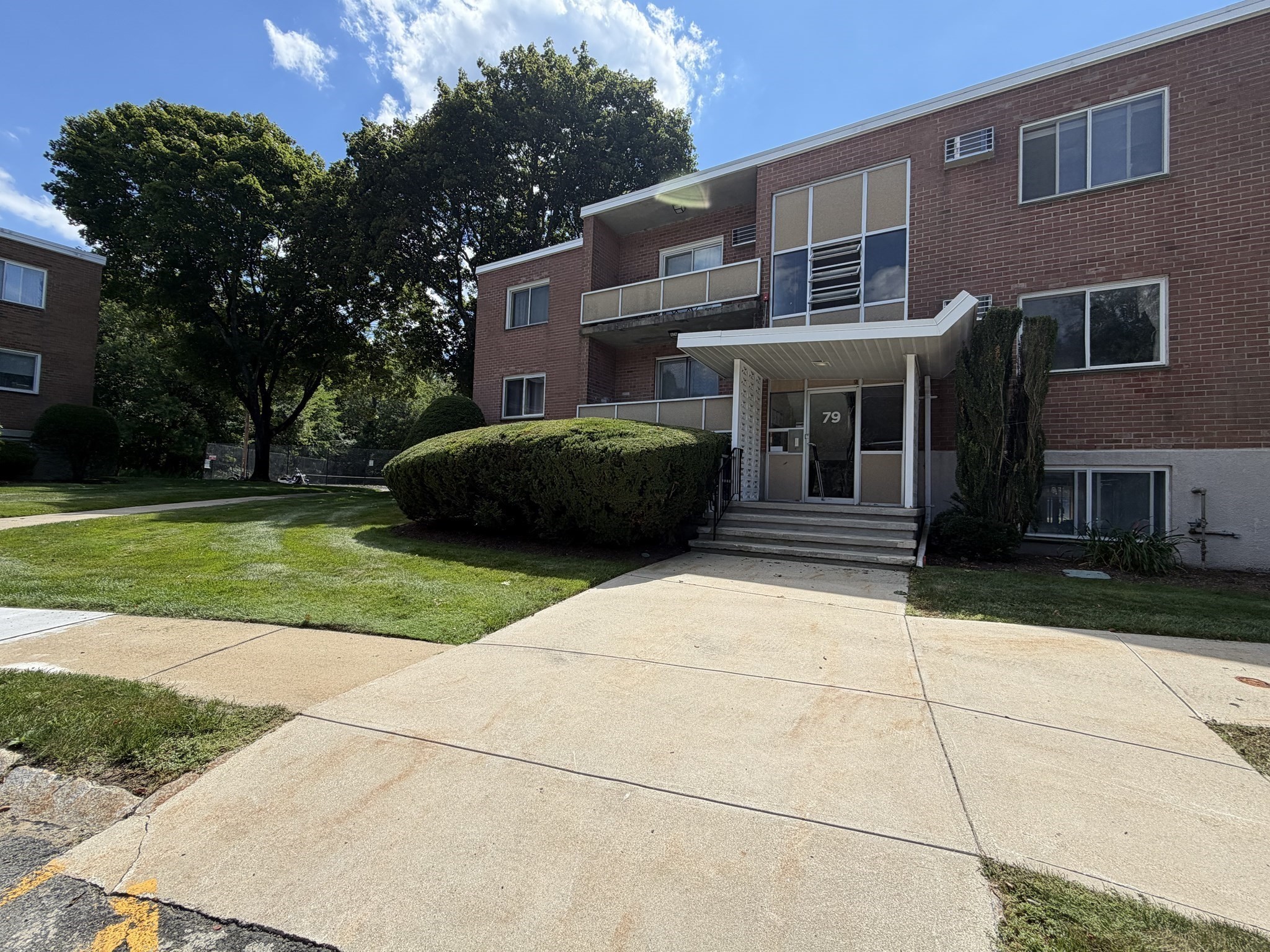 79 Lionel Ave #F — photo