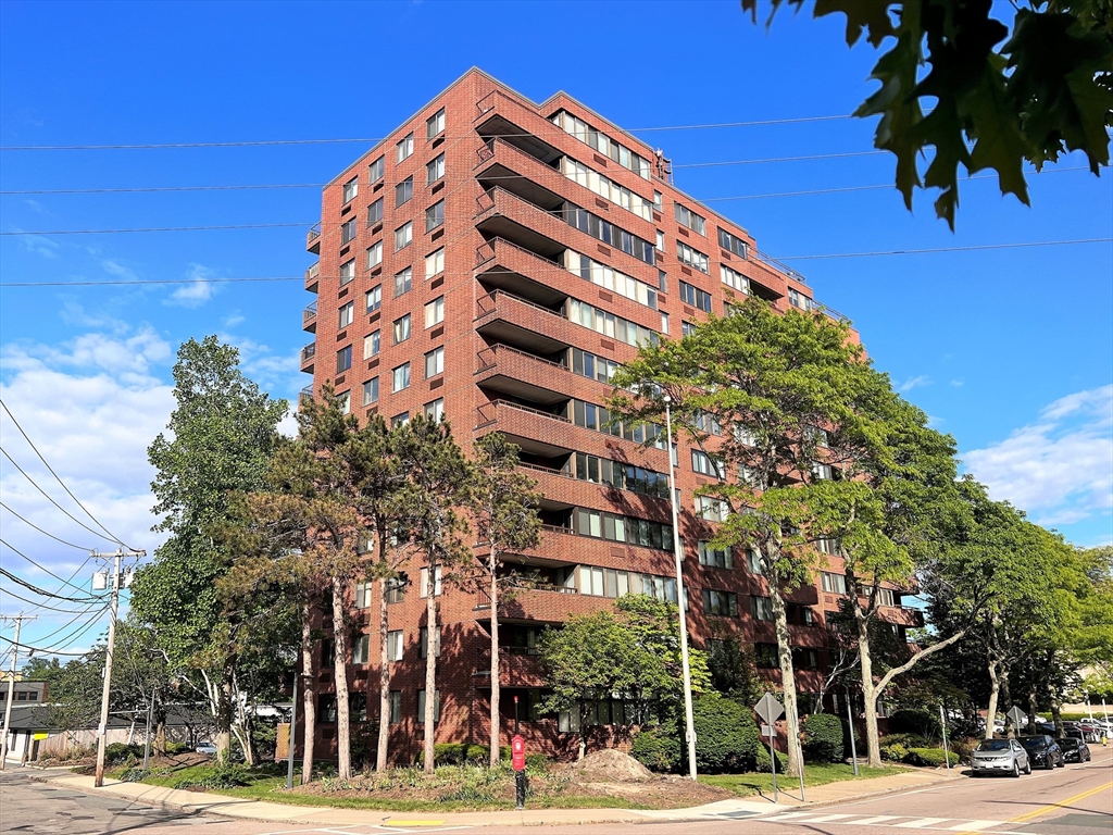 77 Adams St #610 — photo