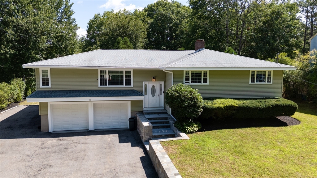 31 Lakeshore Dr — photo