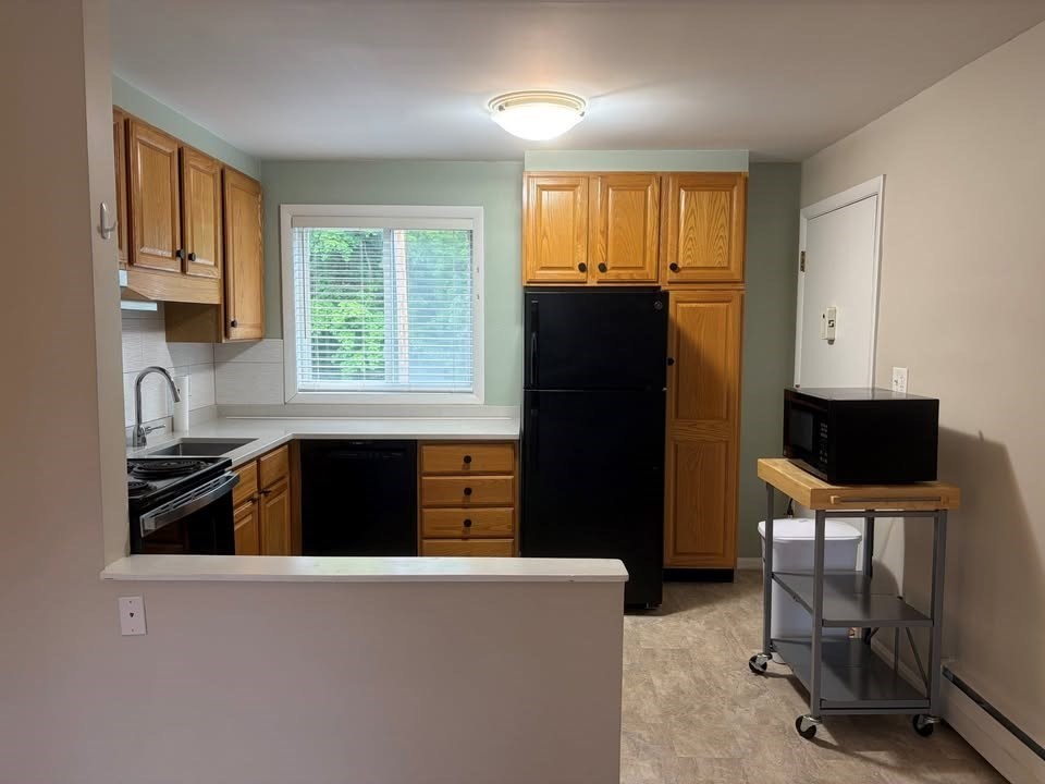 81 Lionel Ave #C — photo