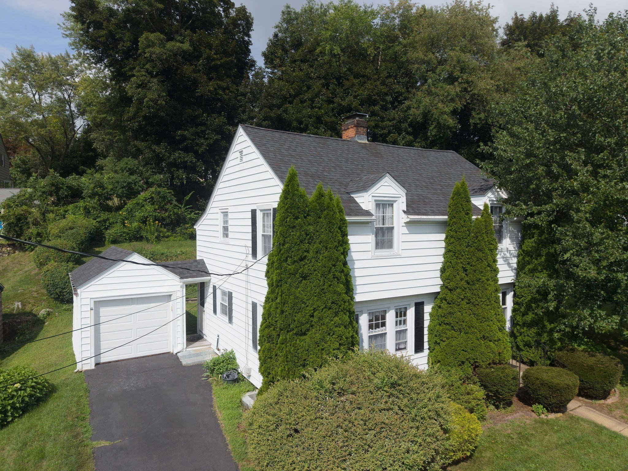 25 Westwood Pkwy — photo