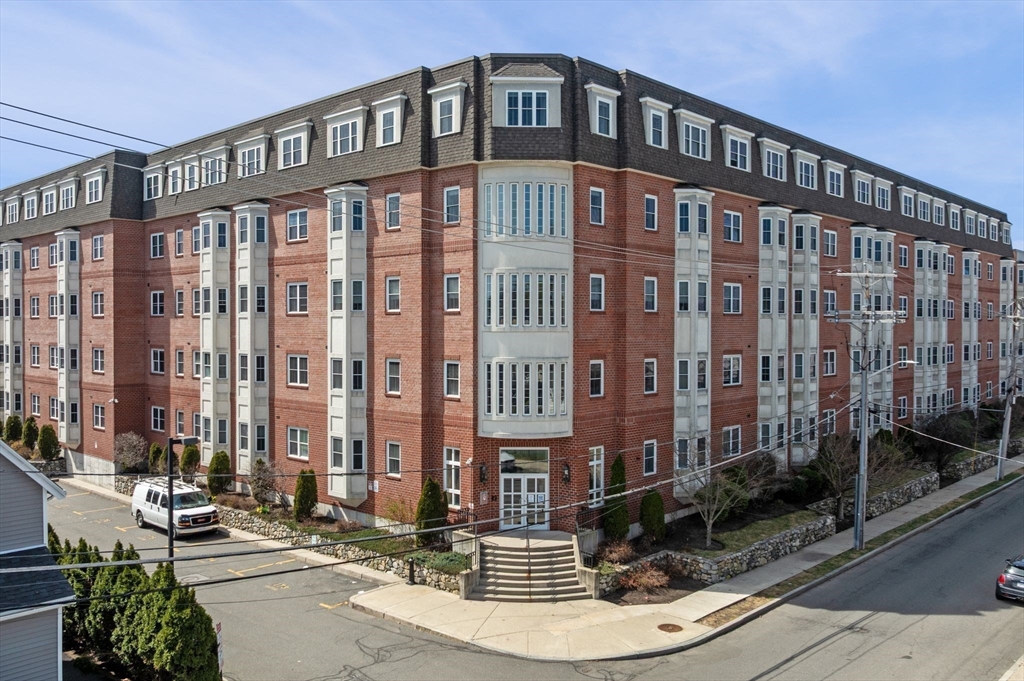 120 Wyllis Ave #222 — photo