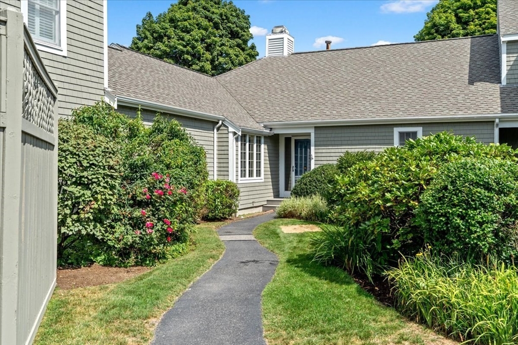 56 Floret Cir #56 — photo