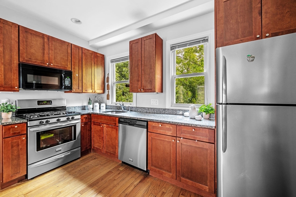 33 Plainfield St #2 — photo