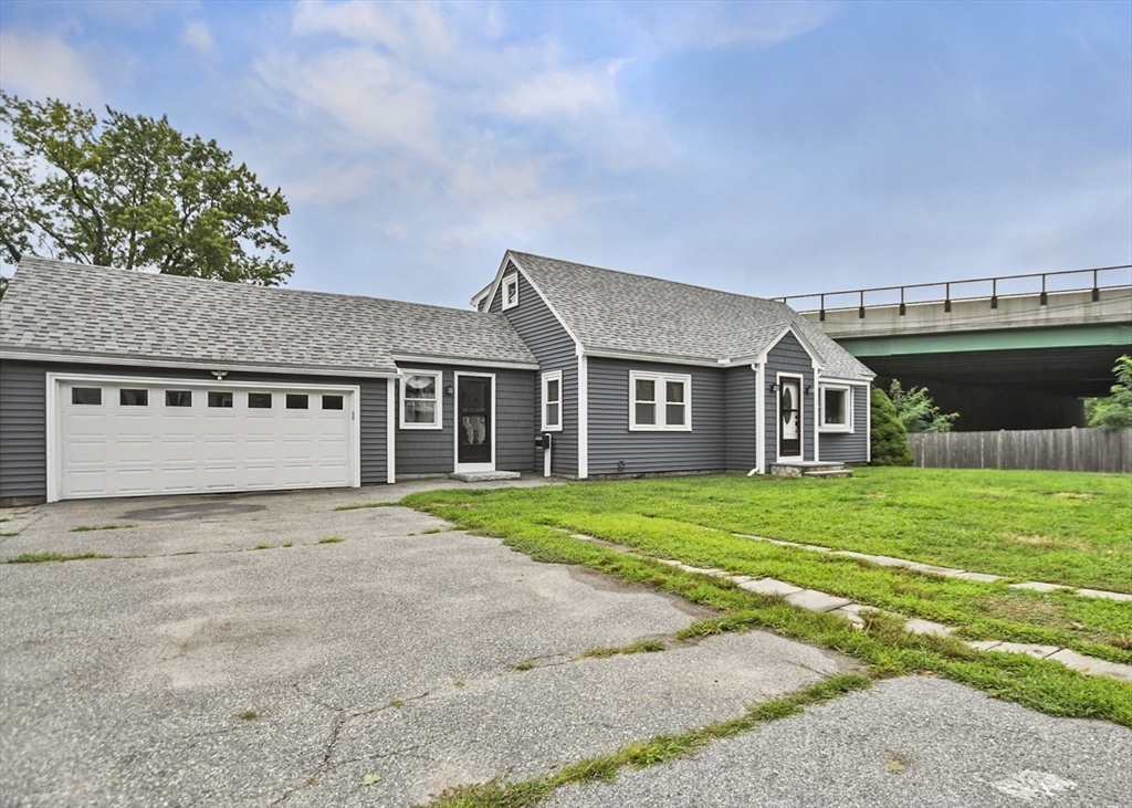 1070 Riverside Dr — photo