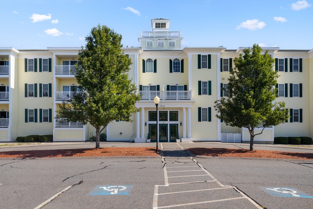 1818 Main Street #216 — photo