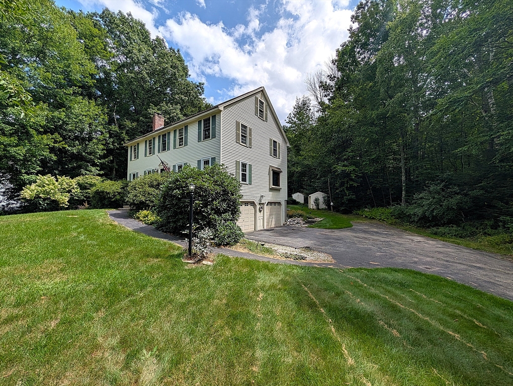 2 Nutfield Dr — photo