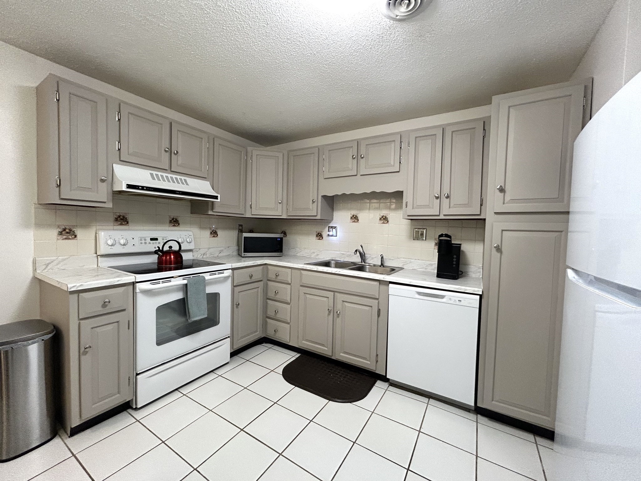 15 Thompson Dr #12 — photo